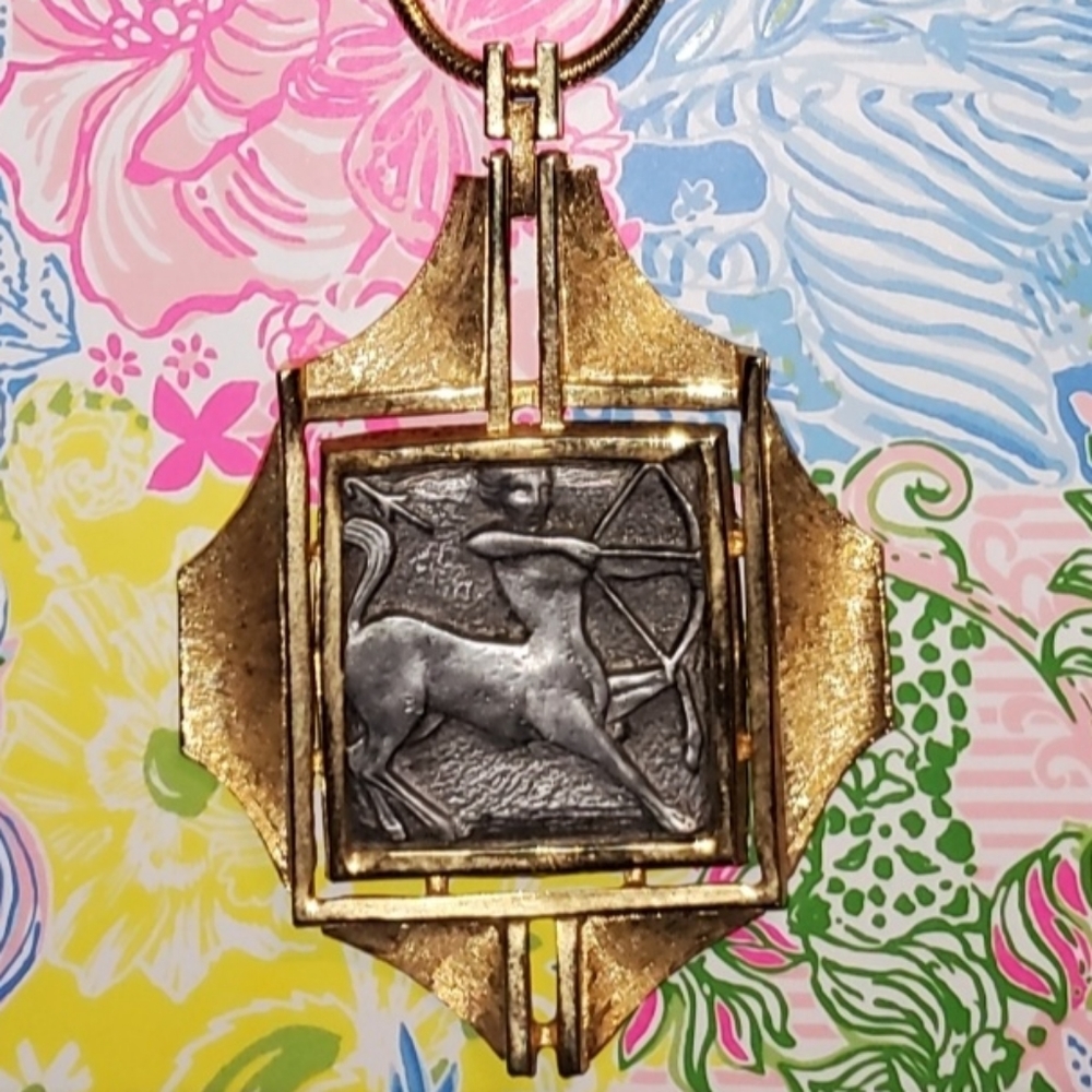 Sagittarius zodiac necklace (vintage)